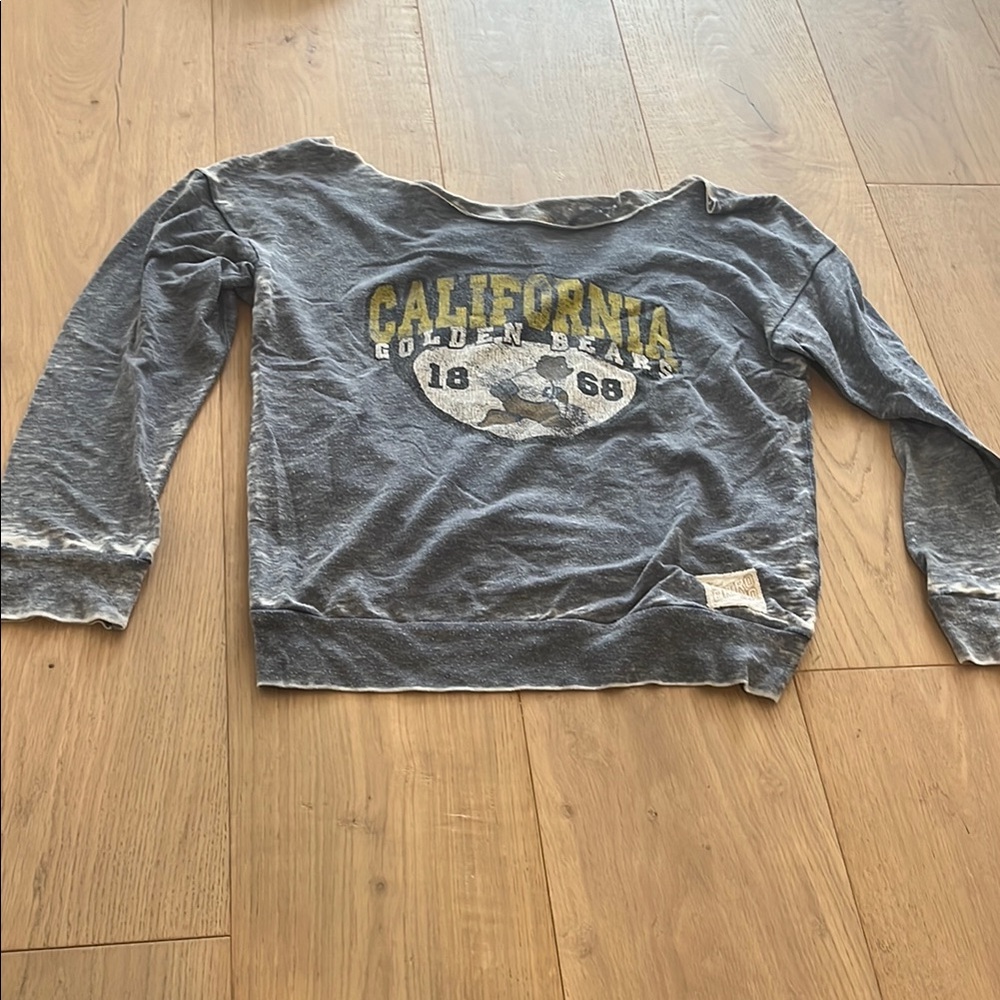 Gray Vintage Graphic Sweatshirt with Crew Neck